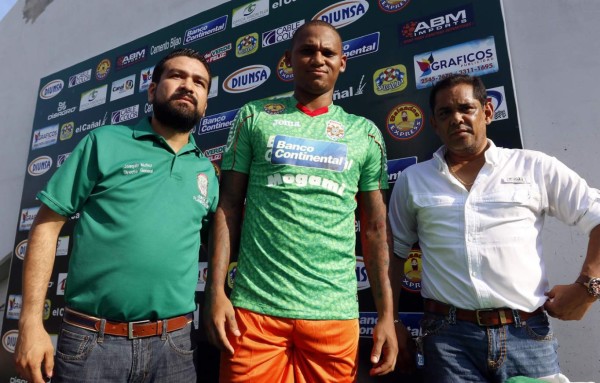 Georgie Welcome es presentado por el Marathón