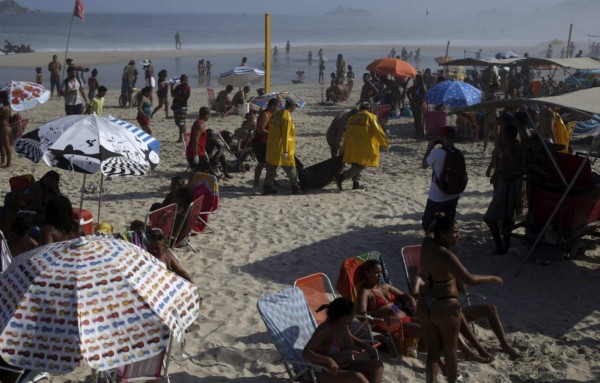 Dos muertos tras derrumbarse un carril bici de Río de Janeiro