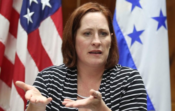 Fulton retoma sus funciones en Honduras