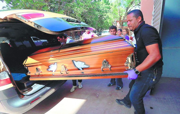 Investigan ajuste de cuentas en crimen de seis personas