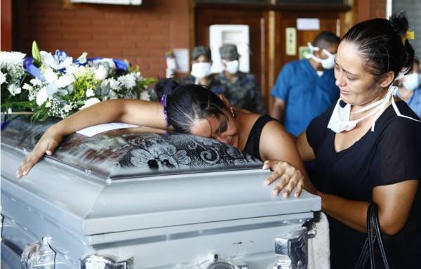 Llegan cinco cuerpos de hondureños muertos en 'La Bestia' en México
