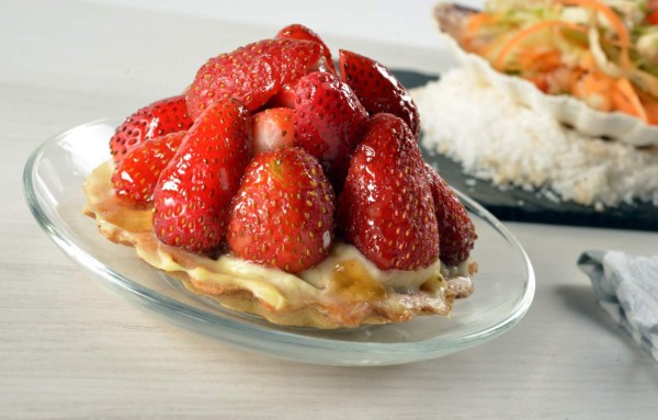 Mini tartaleta de fresas y chocolate blanco