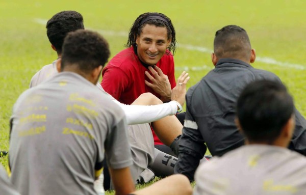 Kevin Hernández: 'Con la ayuda de Dios y mi madre pude tapar esa pelota'