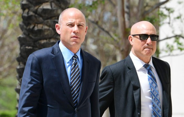 Abogado de Stormy Daniels en caso contra Trump es acusado por robo y fraude