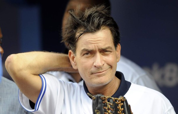Charlie Sheen ocultó 4 años que padecía VIH