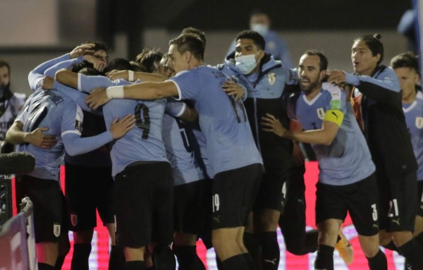 Uruguay arranca con agónica victoria sobre Chile en las eliminatorias sudamericanas