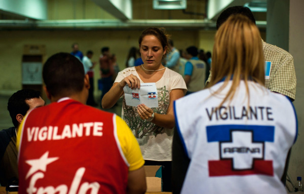 Sánchez Cerén y Quijano se declaran ganadores en El Salvador