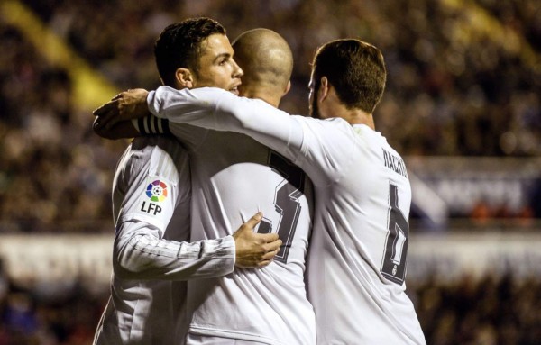 Real Madrid vuelve al triunfo en la Liga española pero sin convencer