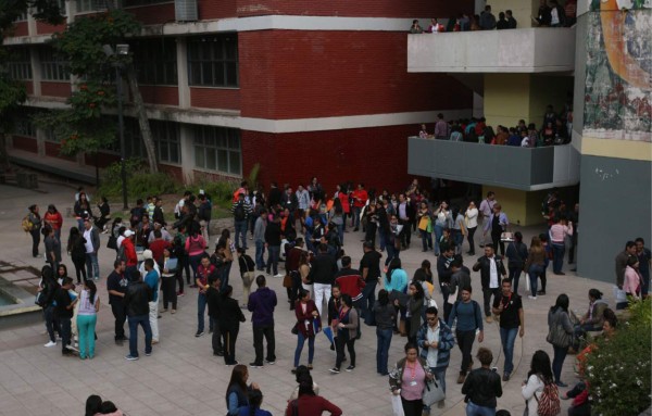 Unah espera más de 13,500 alumnos