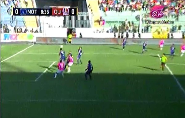 Video: El increíble fallo de Costly contra el Motagua