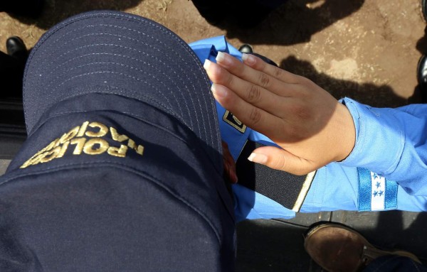 Depuradores proponen blindar el proceso de limpieza de la Policía