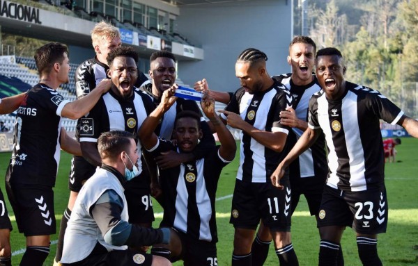 Video: Hondureño Bryan Róchez le anotó golazo al Porto en la Copa de Portugal