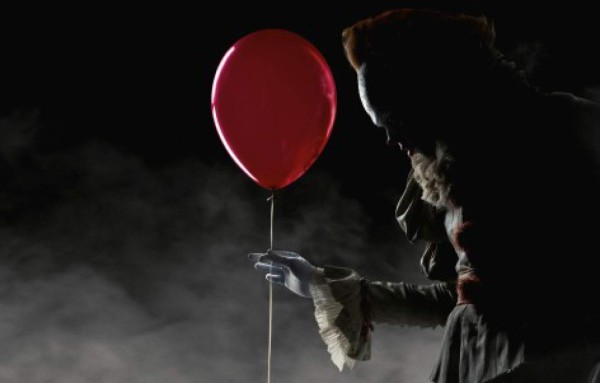 Mujer payaso mató a la esposa de su amante en EUA