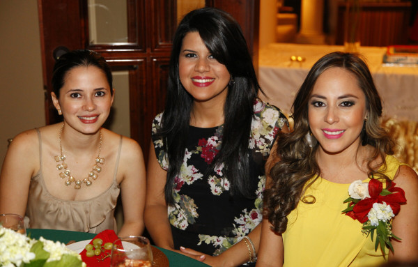 Estefanía Marinakys despide su soltería