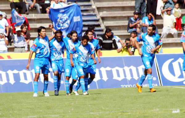 Ramón Núñez ya celebra con el Puebla