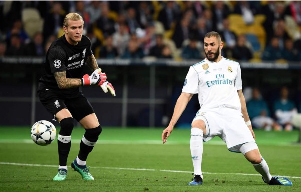 Benzema aprovechó un error del portero del Liverpool, Loris Karius. Foto AFP