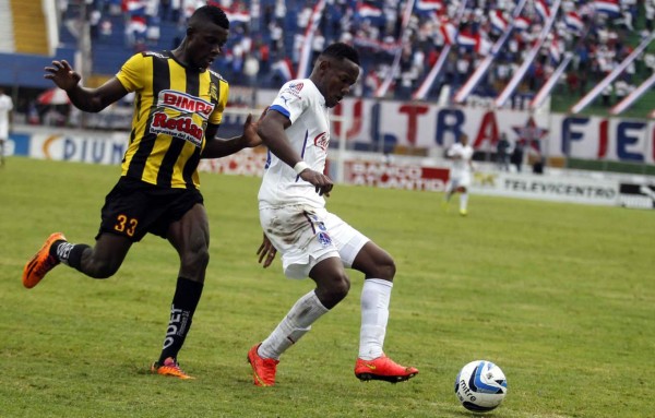 Harlington Gutiérrez en pláticas con el Olimpia