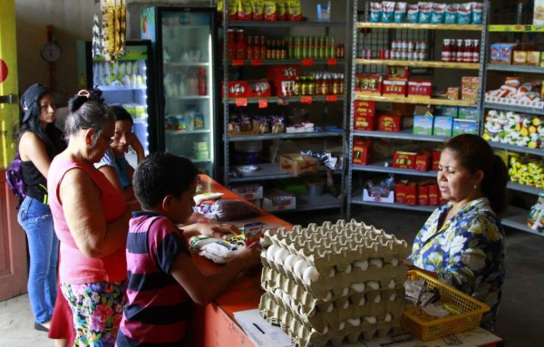 Banasupro comercializará canasta navideña con 25 productos por L500