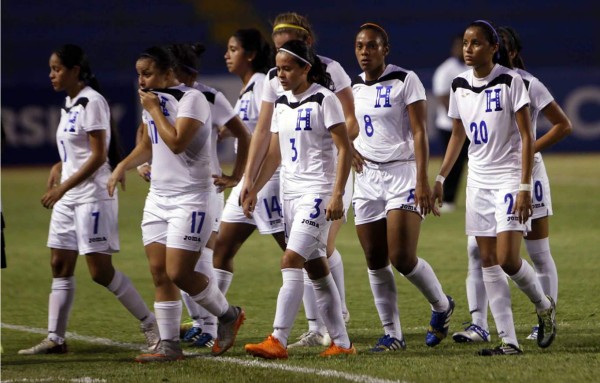 Honduras pierde por goleada y se la jugará con México