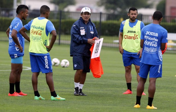Pinto y su laboratorio de experimentos en la Selección de Honduras
