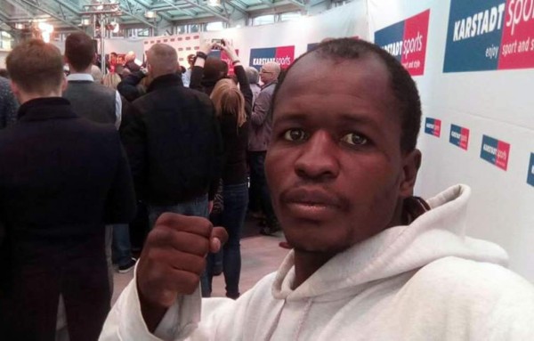 'Muñeco' González peleará en Alemania este sábado