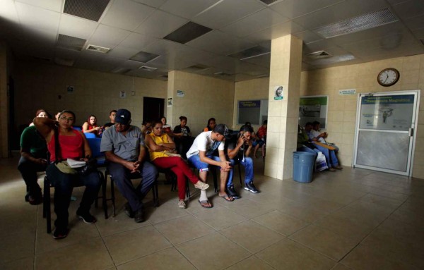 Apagones no programados afectan áreas de radiología y consulta del IHSS