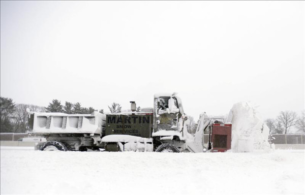 Tormenta de nieve deja nueve muertos y trae frío glacial a EUA