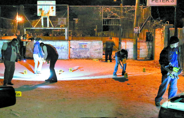 Luto y dolor tras masacre de cinco jóvenes en aldea de Tegucigalpa