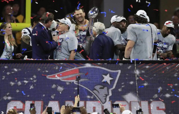 Tom Brady y los Patriots ganan sexto Super Bowl tras superar a los Rams