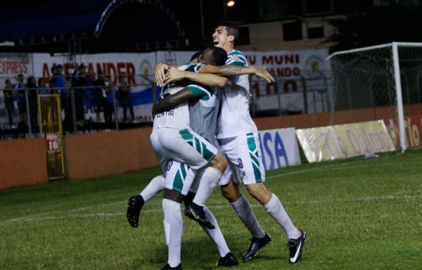 Video: Platense vuelve a sonreír y hunde al Honduras Progreso