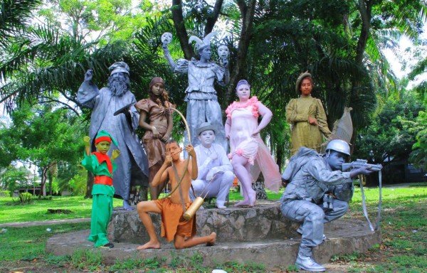 Estatuas humanas, ejemplo de arte, colorido y pasión en Honduras