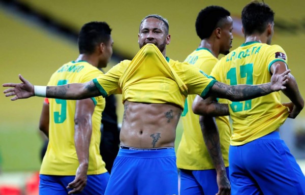 Neymar se divierte, anota y Brasil vence a Perú para fijar una marca en las eliminatorias sudamericanas