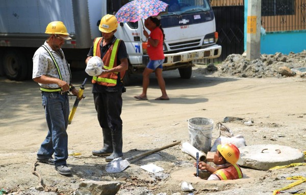 Mejoran el sistema de aguas negras en el barrio San Fernando