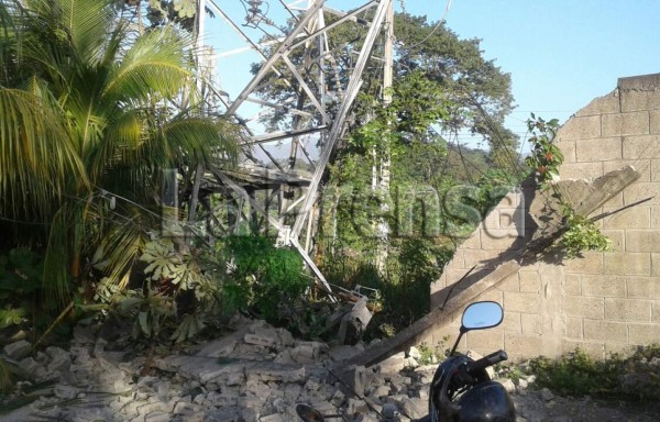 Derriban torre de alta tensión en San Pedro Sula