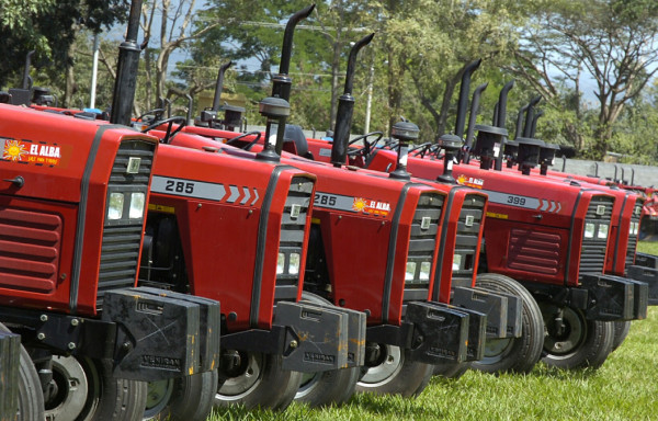Buscan los tractores donados por Hugo Chávez a Honduras