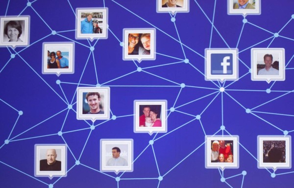 Facebook podrá identificar usuarios por la cámara con la que toman fotos