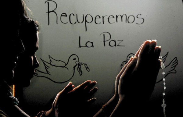 Miles oraron para ablandar corazones