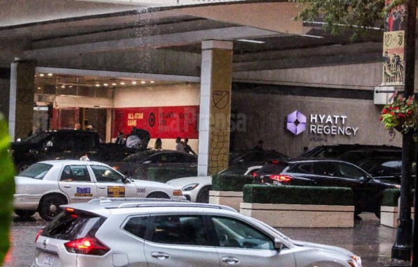 Alberth Elis llega a Atlanta para enfrentarse a la Juventus