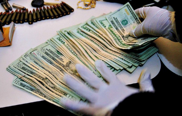 Banca debe invertir en educar a usuarios sobre ley contra lavado