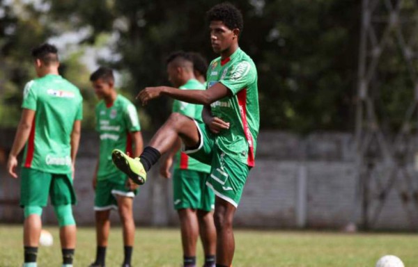 Hijo de Carlos Pavón tampoco seguiría en Marathón
