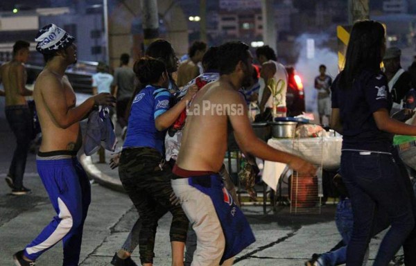 Disturbios tras el Motagua - Olimpia dejó más de 20 heridos y 14 detenidos