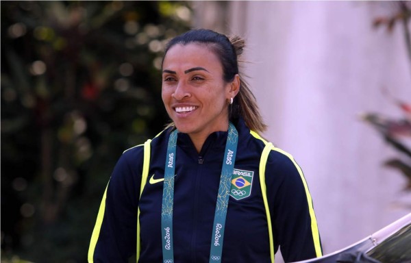 Marta la desea suerte a Honduras