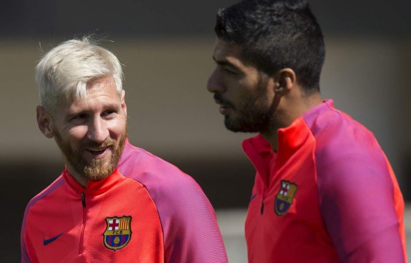 Video: Messi no perdona y le recetó un exquisito caño a Suárez