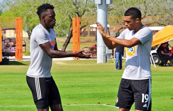 Alberth Elis se estrena como goleador del Houston Dynamo
