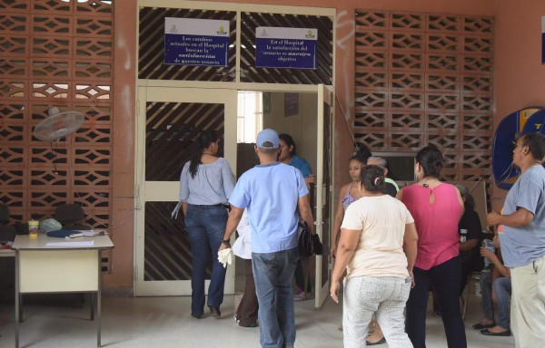 Dermatólogo del hospital Mario Rivas ocupa cargo internacional