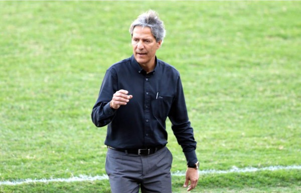 Restrepo, avergonzado, crítica a sus jugadores y pone su cargo a disposición