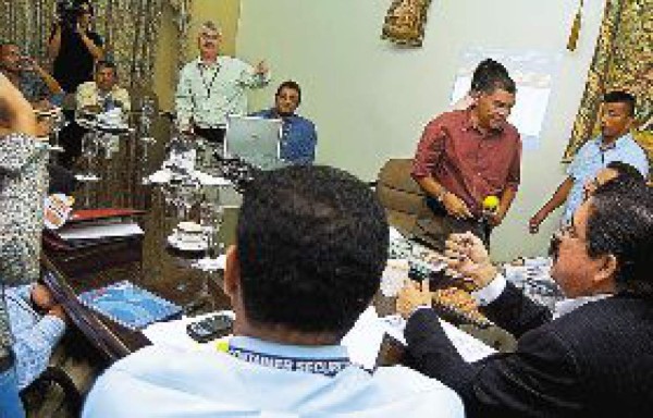 ENP asumirá mejoras en sus muelles por $ 156 millones