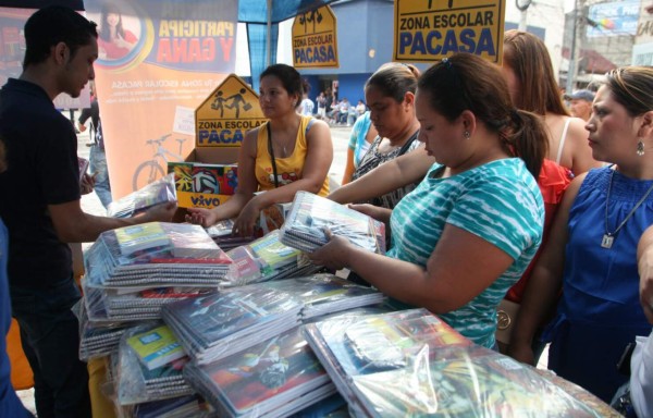 Feria escolar es hoy en el parque central