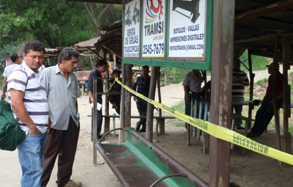 Acribillan a hombre en parada de buses en el norte de Honduras