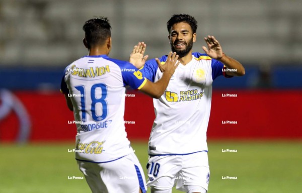 Olimpia goleó sin problemas al Vida en el Nacional